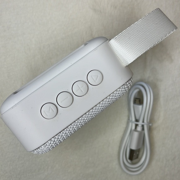 Sharper Image Speaker w Charging Cord. Used twice. Perfect condition - Picture 3 of 7